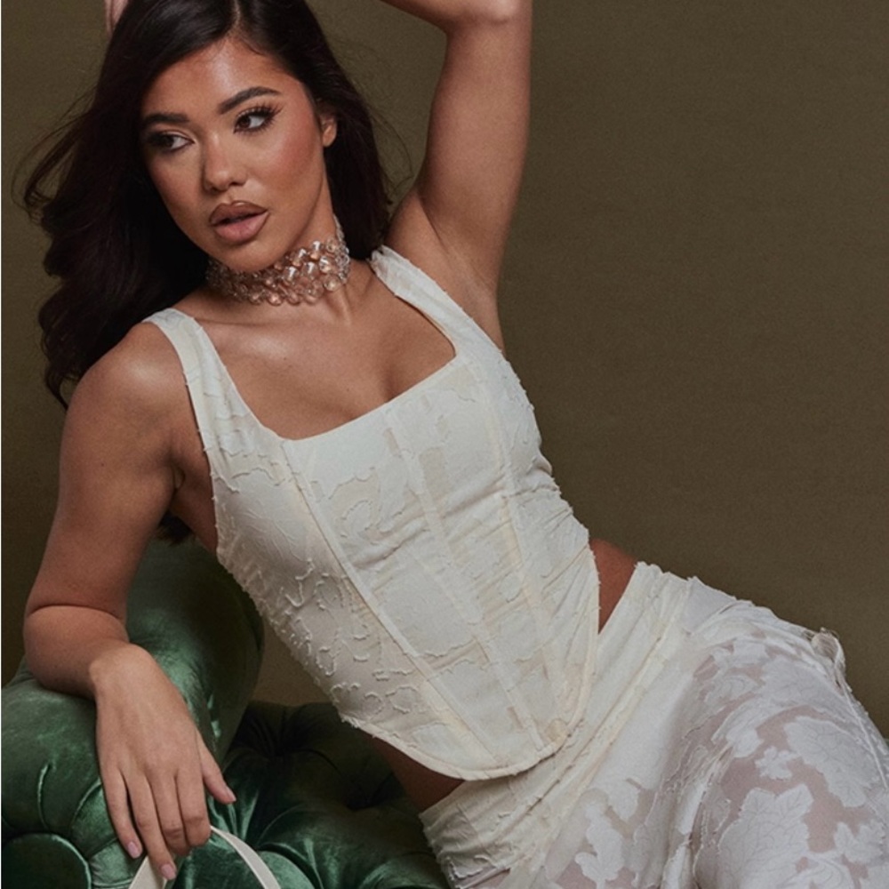 NWT PRETTYLITTLETHING Cream Floral Appliqué Dip Hem Corset Top UK6/US2